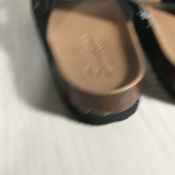 Skechers Women's Luxe Foam Relax Fit Two Strap Sandals in Black Size 6 - Picture 2 of 6